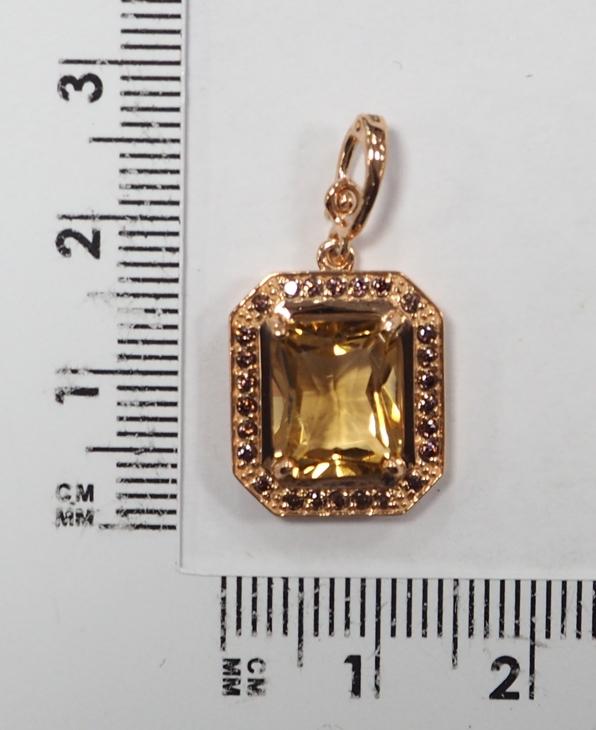 Серебряная подвеска 925 пробы; вставки 1 Цитрин; 26 Фианит фиол.;